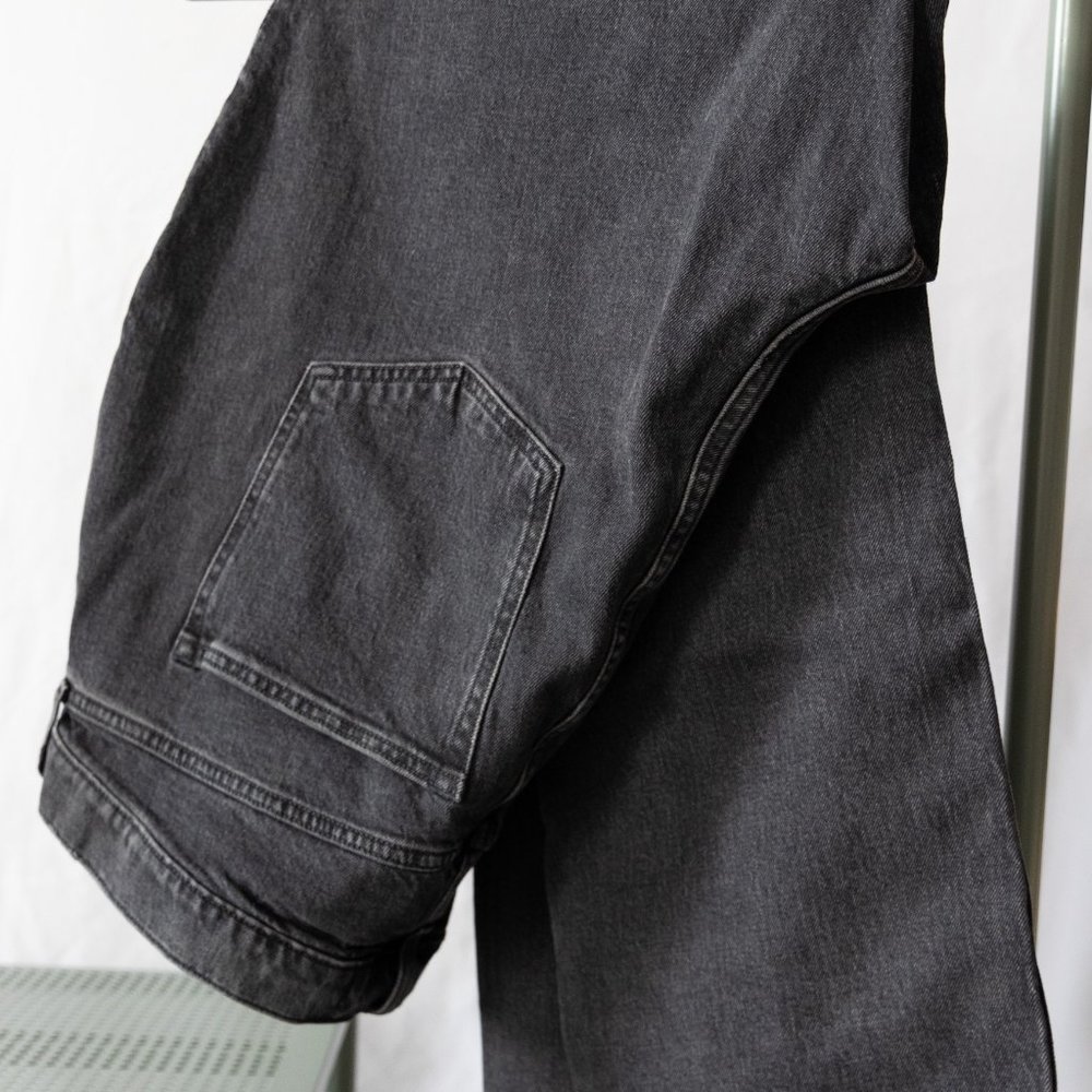 NWT Abercrombie 70's Vintage Flare Ultra High Rise in Black Size 36 Short